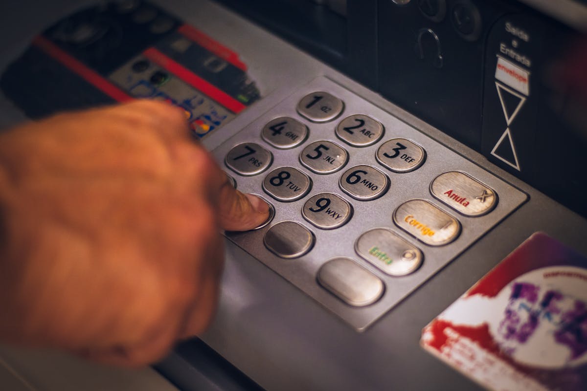 Cuánto dinero se puede ingresar sin justificar en España